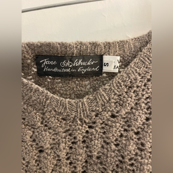 Jane Wheeler Poncho 100% wool- Hand knitted in England - Picture 2 of 4